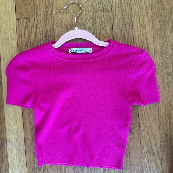 Zara Tops - really cute zara pink baby tee